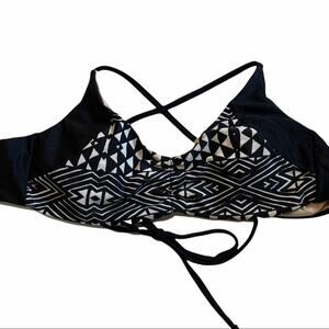 VANILLA/BEACH Swim Bikini Top B&W Geometric NWT M
